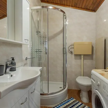 Ana Apartamento